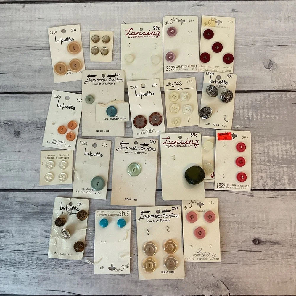 Vintage Lot Of Buttons On Cards 46 Complete Le Chic Lansing La Petite Costumaker
